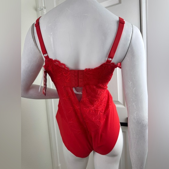 YITTY Red Lace Chemise with Scalloped V-Neck - Picture 10 of 12